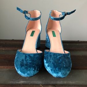 Topshop velvet heels ✨